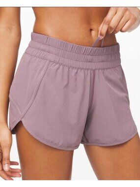 Lululemon Size 8 Tracker Short Frosted Mulberry Purple Low Rise 4" W7AZ2S